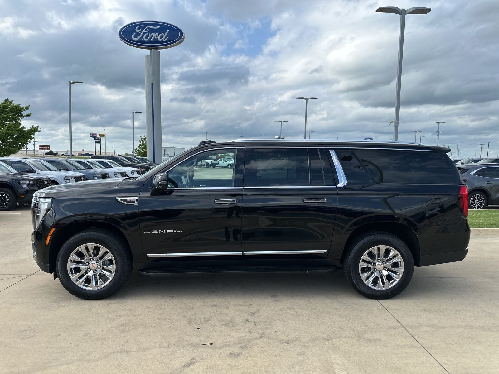 2025 GMC Yukon XL Denali