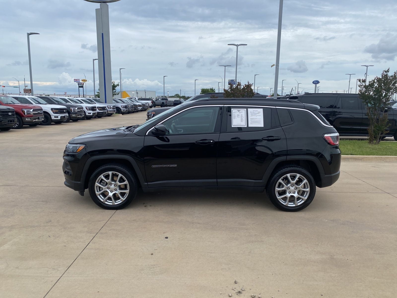 2023 Jeep Compass Latitude Lux