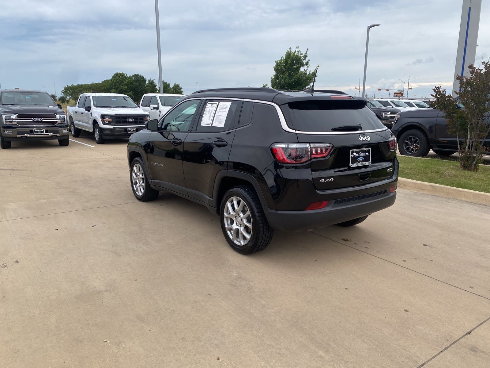 2023 Jeep Compass Latitude Lux