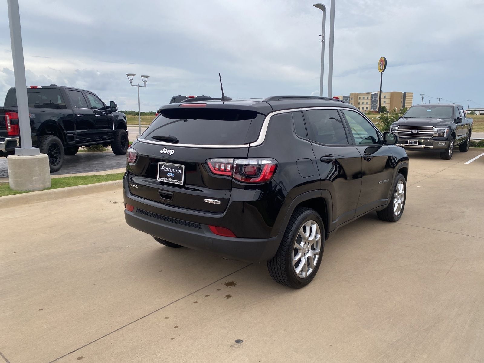 2023 Jeep Compass Latitude Lux