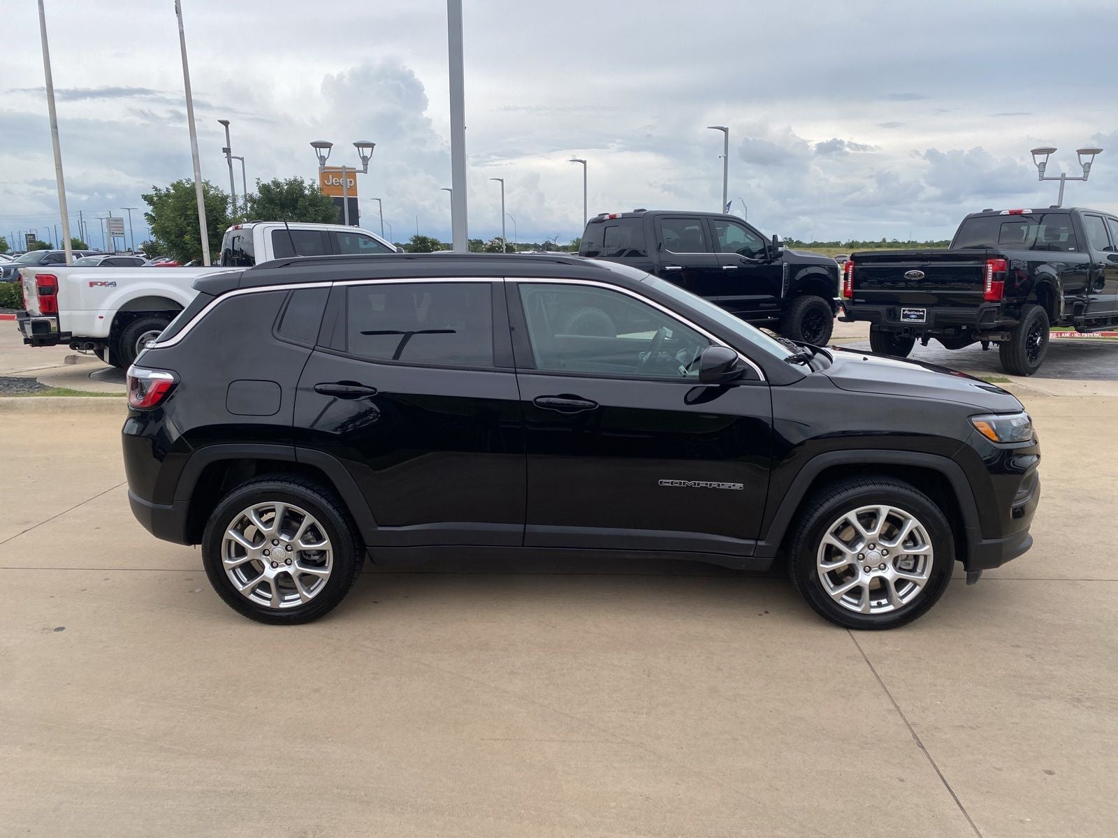 2023 Jeep Compass Latitude Lux