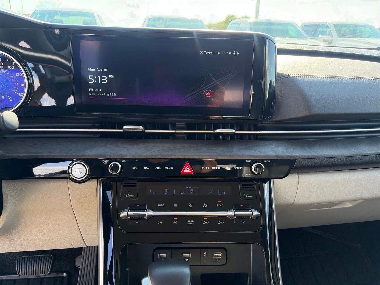 2024 Kia Carnival EX