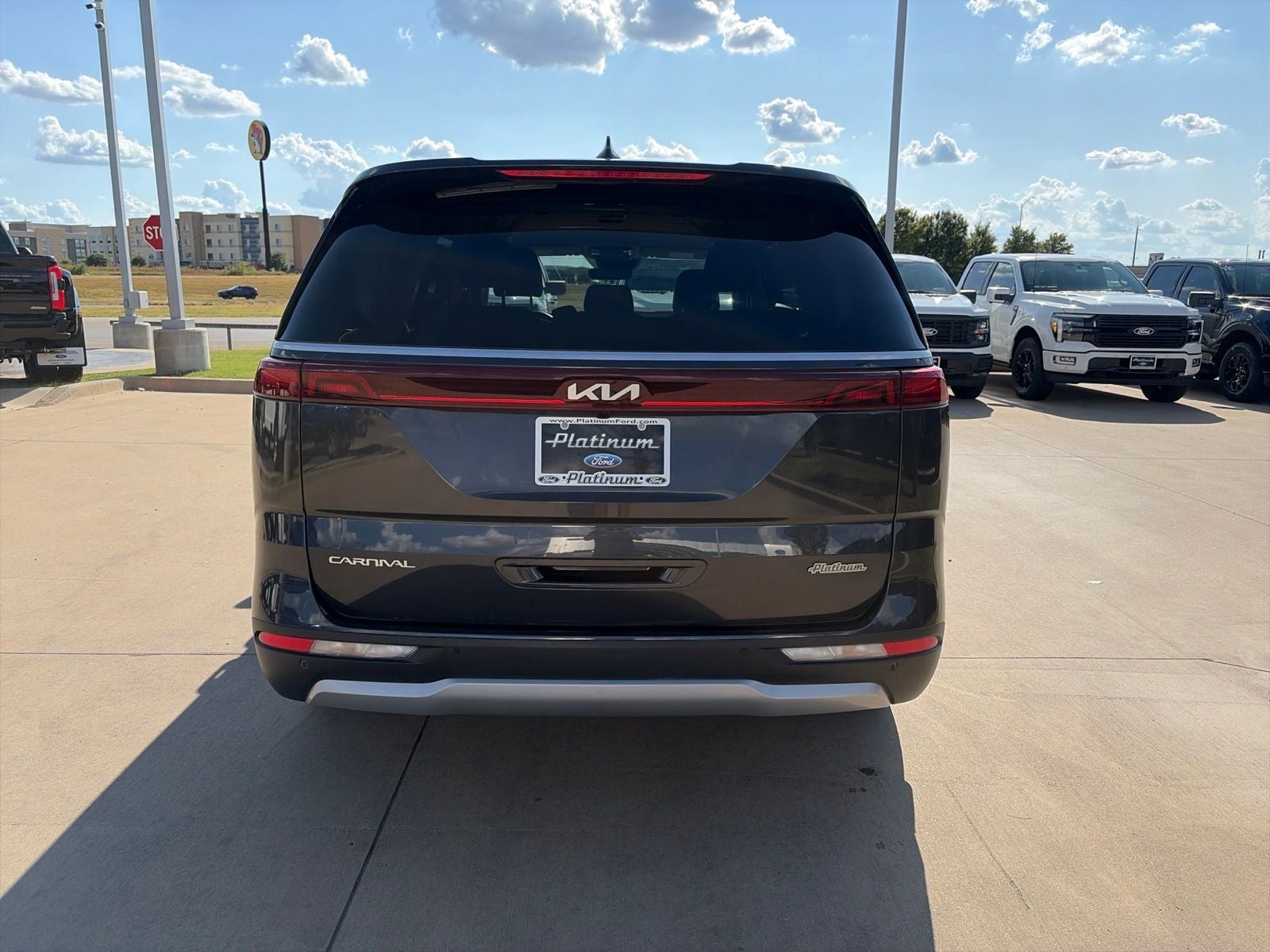 2024 Kia Carnival EX