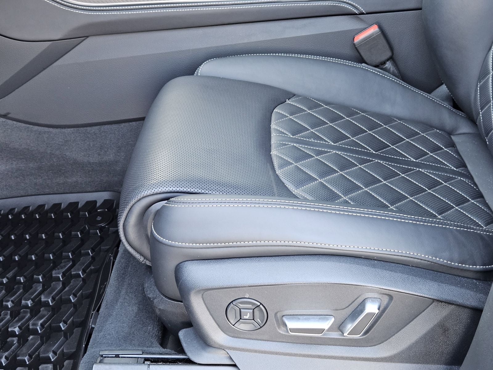 2025 Audi SQ7 Prestige quattro