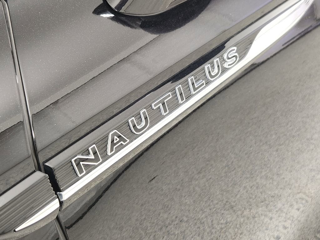2022 Lincoln Nautilus Black Label