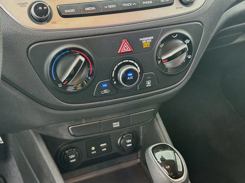 2022 Hyundai Accent SE