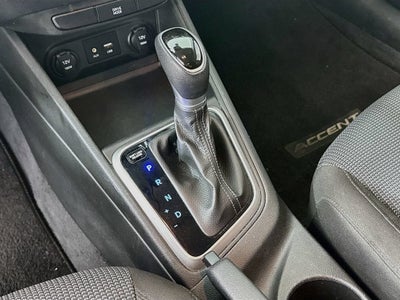 2022 Hyundai Accent SE