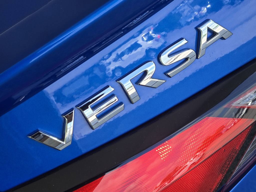 2023 Nissan Versa SR