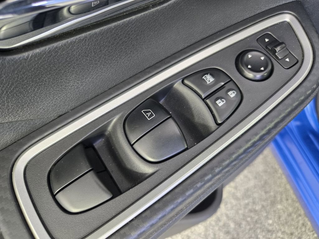 2023 Nissan Versa SR