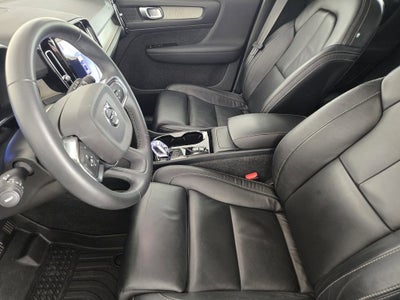 2023 Volvo XC40 B5 Plus Bright Theme