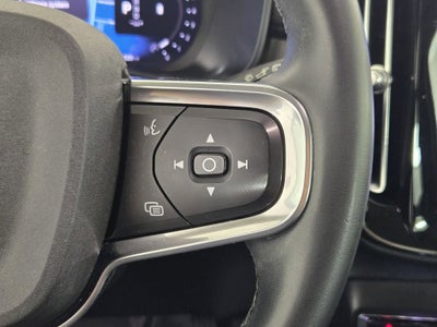 2023 Volvo XC40 B5 Plus Bright Theme